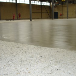 Indurfloor is totaalleverancier van cementgebonden bedrijfsvloeren en van kunststof bedrijfsvloeren.