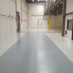 Elektrisch geleidende epoxy gietvloeren (ESD) zijn met name geschikt voor computerruimtes, munitiedepots en cleanrooms Elektrisch geleidende epoxy gietvloeren (ESD) zijn met name geschikt voor computerruimtes, munitiedepots en cleanrooms